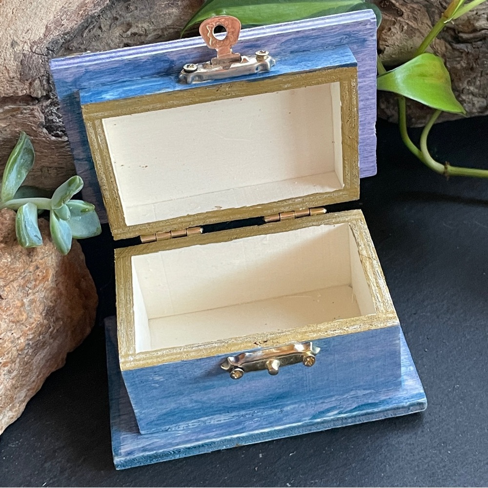 Real Sand Ocean Themed Resin Topped Jewelry Trinket Pine Box - Picture 8 of 17